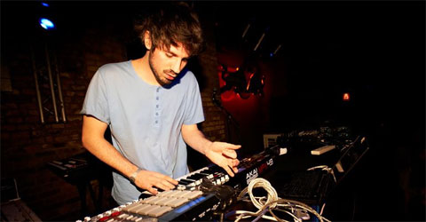 Dimlite live at Brainfeeder London 2010 © Red Bull Music Academy