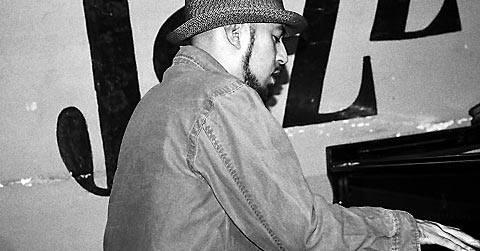 Mark de Clive-Lowe, photo by Jan T. Sott